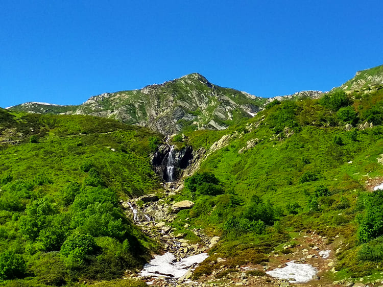 Водопад медвежонок Кузя по горой Ачишхо