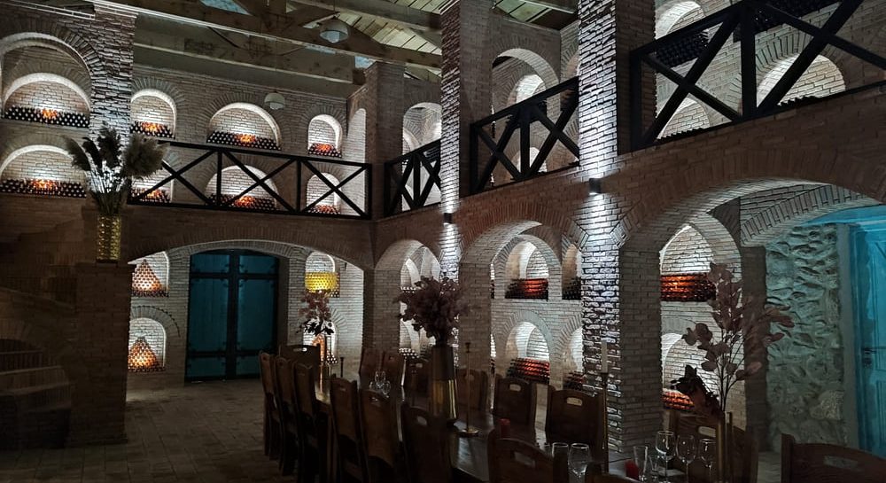 Дегустационный зал в одной из виноделен в Телави